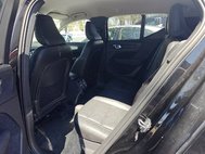 2021 Volvo XC40 T5 Momentum