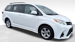 2018 Toyota Sienna LE 7-Passenger FWD with Auto-Access Seat