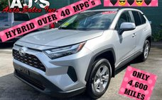 2022 Toyota RAV4 Hybrid XLE