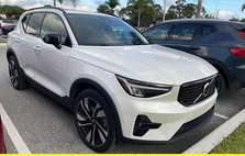 2024 Volvo XC40 B5 Plus Dark Theme