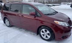 2017 Toyota Sienna LE 7-Passenger Auto Access Seat