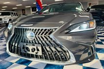 2023 Lexus ES 300h 300h