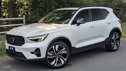 2025 Volvo XC40 B5 Plus Dark Theme