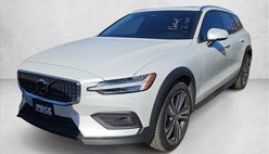 2025 Volvo V60 Cross Country B5 Plus