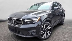 2023 Volvo XC40 B5 Plus Bright Theme
