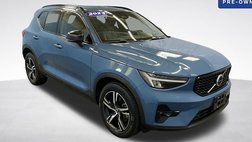 2023 Volvo XC40 B5 Plus Dark Theme
