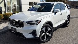 2025 Volvo XC40 B5 Plus Bright Theme