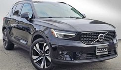 2024 Volvo XC40 B5 Plus Dark Theme