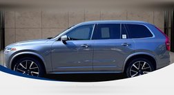 2020 Volvo XC90 T6 Momentum 6-Passenger