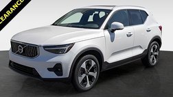 2024 Volvo XC40 B5 Plus Bright Theme