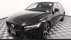 2024 Volvo S60 B5 Core Dark Theme