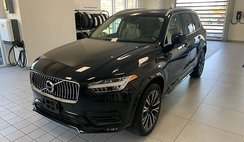 2022 Volvo XC90 T6 Momentum 7-Passenger