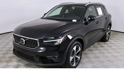 2025 Volvo XC40 B5 Plus Bright Theme