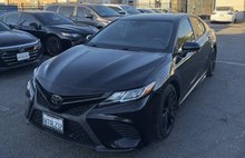 2020 Toyota Camry SE Nightshade