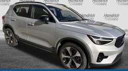 2025 Volvo XC40 B5 Plus Dark Theme
