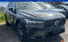 2023 Volvo XC60 B5 Plus Dark Theme
