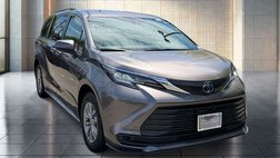 2022 Toyota Sienna LE 8-Passenger