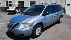 2005 Chrysler Town and Country LX