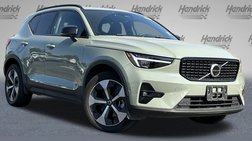 2023 Volvo XC40 B5 Ultimate Dark Theme