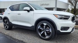 2022 Volvo XC40 T5 Momentum