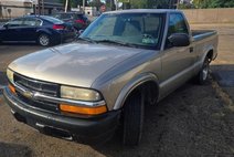 2000 Chevrolet S-10 Base