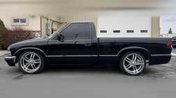 2000 Chevrolet S-10 LS