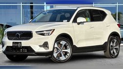 2025 Volvo XC40 B5 Plus Bright Theme