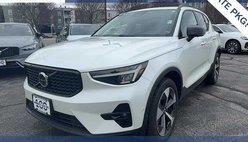 2024 Volvo XC40 B5 Plus Dark Theme