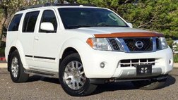 2011 Nissan Pathfinder LE