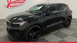 2023 Volvo XC40 B5 Ultimate Bright Theme