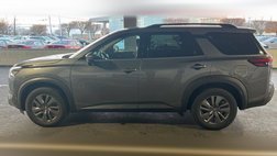 2022 Nissan Pathfinder SV