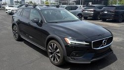 2022 Volvo V60 Cross Country T5