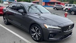 2024 Volvo S60 B5 Plus Dark Theme