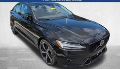 2024 Volvo S60 B5 Plus Dark Theme
