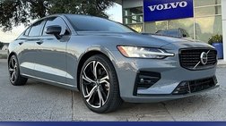 2024 Volvo S60 B5 Core Dark Theme