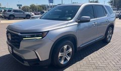 2023 Honda Pilot EX-L w/Rear Captain's Chairs