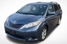 2017 Toyota Sienna LE