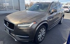2016 Volvo XC90 T6 Momentum