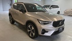 2023 Volvo XC40 B5 Plus Dark Theme