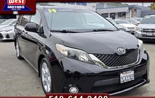 2014 Toyota Sienna SE 8-Passenger