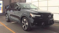 2023 Volvo XC40 B5 Plus Dark Theme