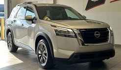 2022 Nissan Pathfinder SV