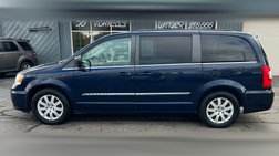 2016 Chrysler Town and Country Touring