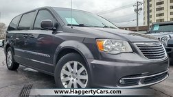 2016 Chrysler Town and Country Touring