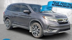 2019 Honda Pilot Touring w/Rear Captain's Chairs