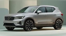 2023 Volvo XC40 B5 Plus Dark Theme