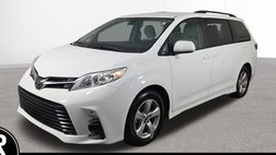 2018 Toyota Sienna LE 7-Passenger FWD with Auto-A
