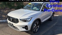2025 Volvo XC40 B5 Plus Dark Theme