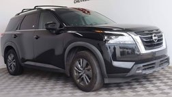2022 Nissan Pathfinder SV