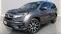 2019 Honda Pilot Touring w/Rear Captain's Chairs